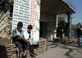 Pendant que les parents votent... - Aubagne (2007)